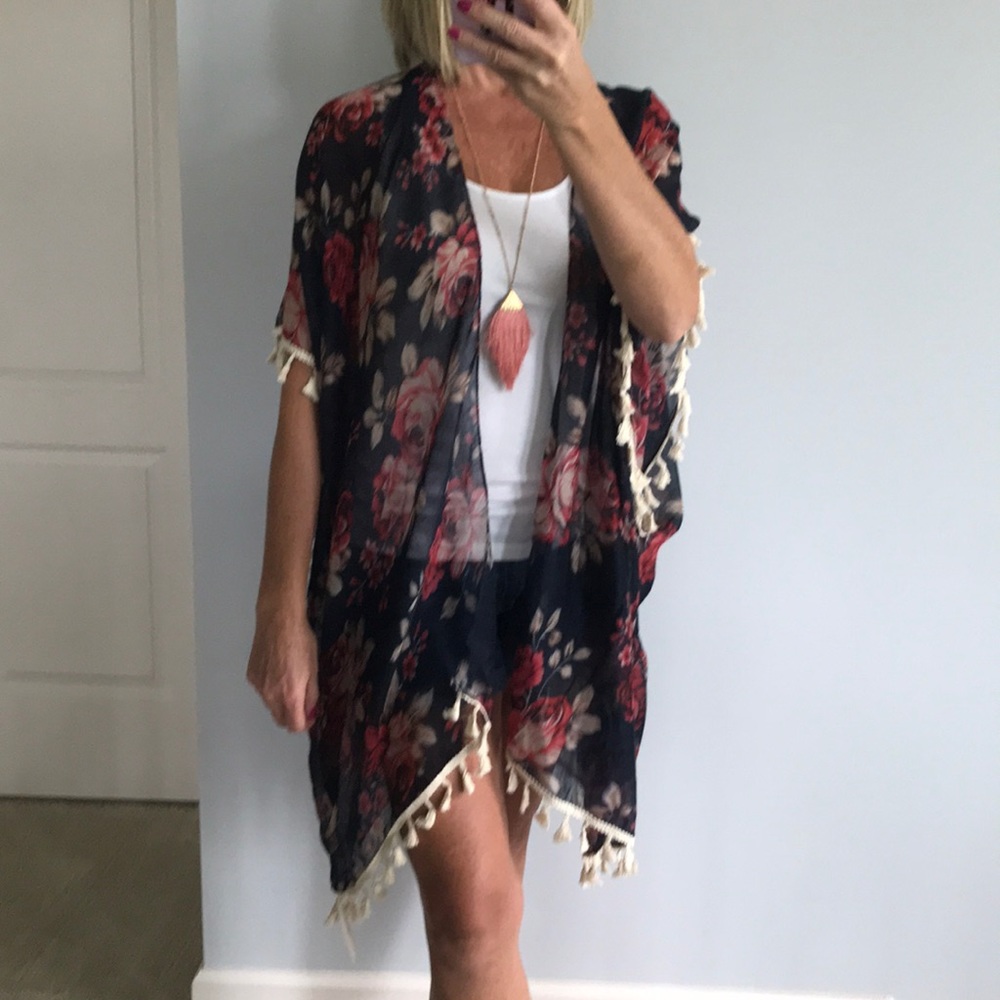 ❤️1 LEFT❤️Floral Print Kimono - Picture 2 of 7